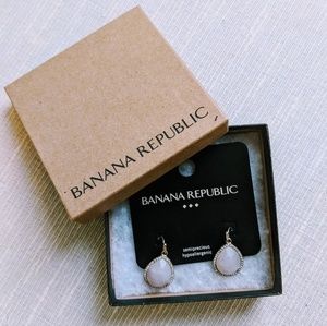 NWT Banana Republic Drop Earrings